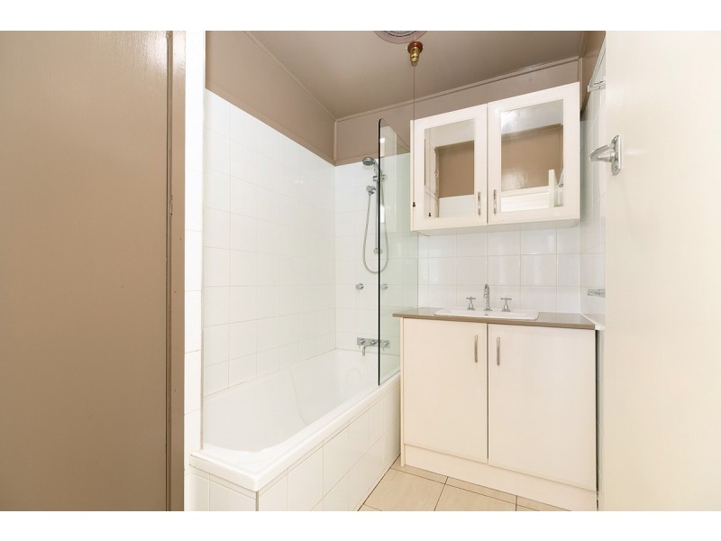 111 Cambridge Street, Carina Heights QLD 4152