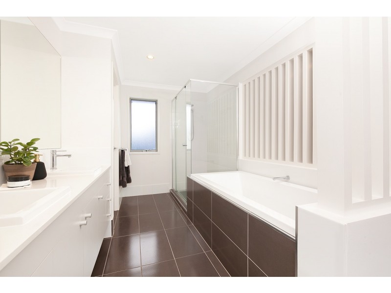 387 Bennetts Road, Norman Park QLD 4170