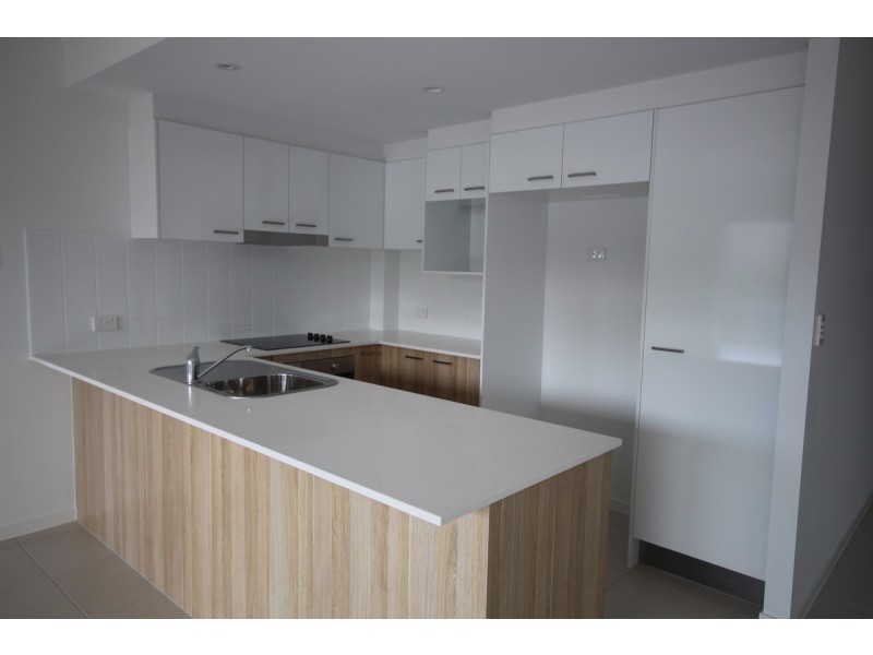 5/425 Pine Ridge Road, Runaway Bay QLD 4216