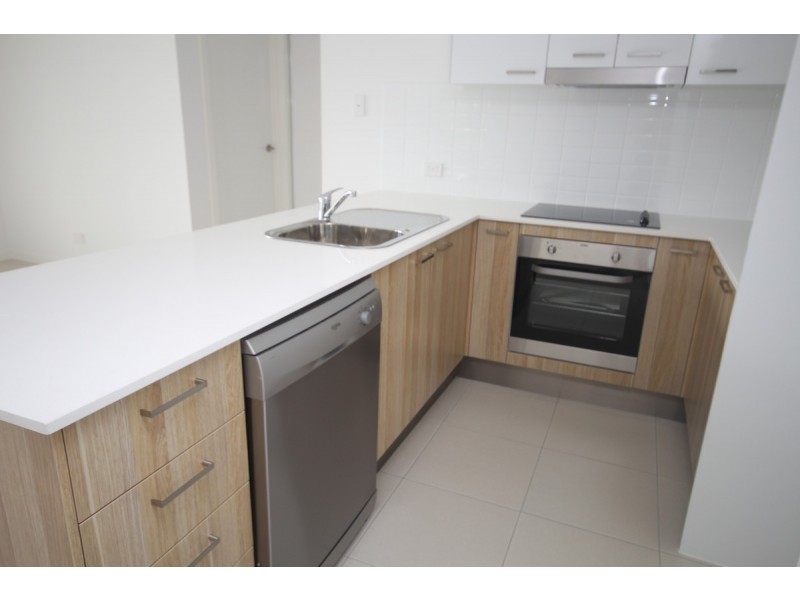 5/425 Pine Ridge Road, Runaway Bay QLD 4216