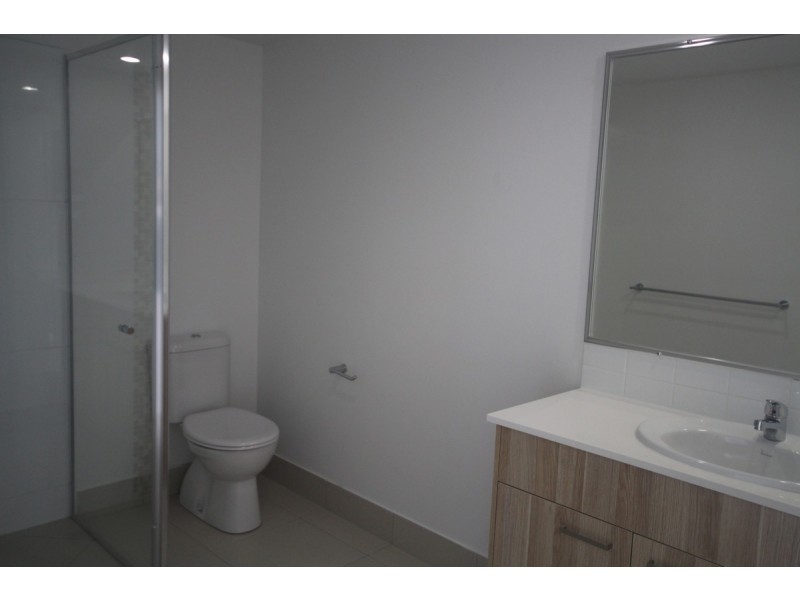 5/425 Pine Ridge Road, Runaway Bay QLD 4216