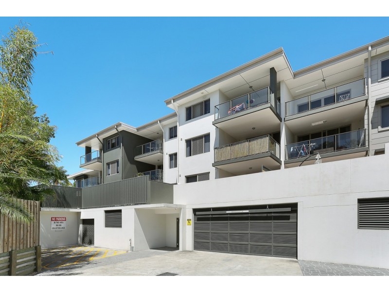 11 Riding Road, Hawthorne QLD 4171