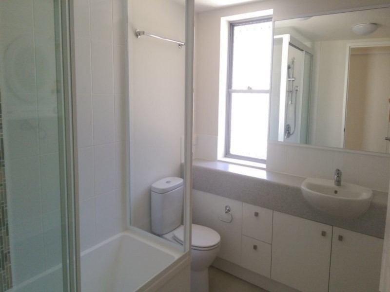 15/8 Ahern Street, Labrador QLD 4215