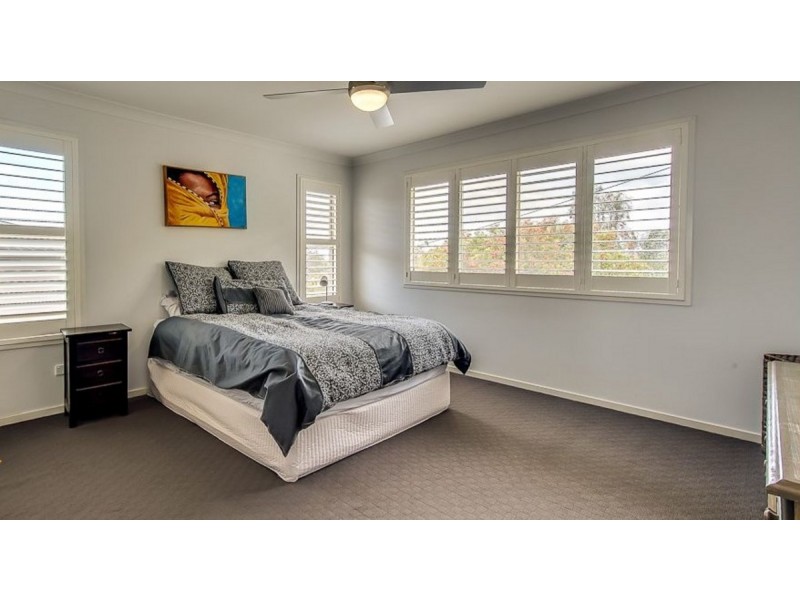 1 Tristania Road, Kenmore QLD 4069