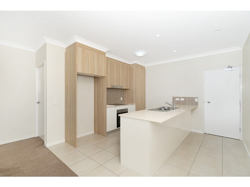 18 Birdwood Street, Holland Park West QLD 4121