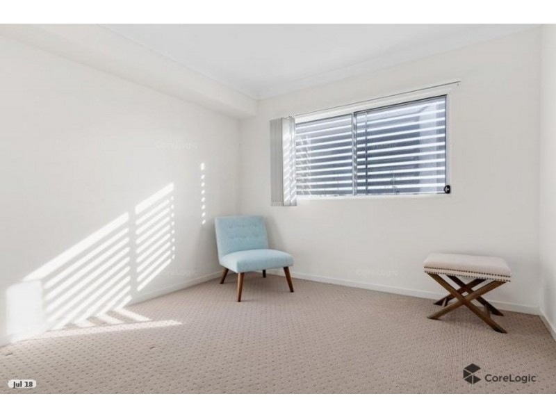 2/60 Ernest Street, Manly QLD 4179