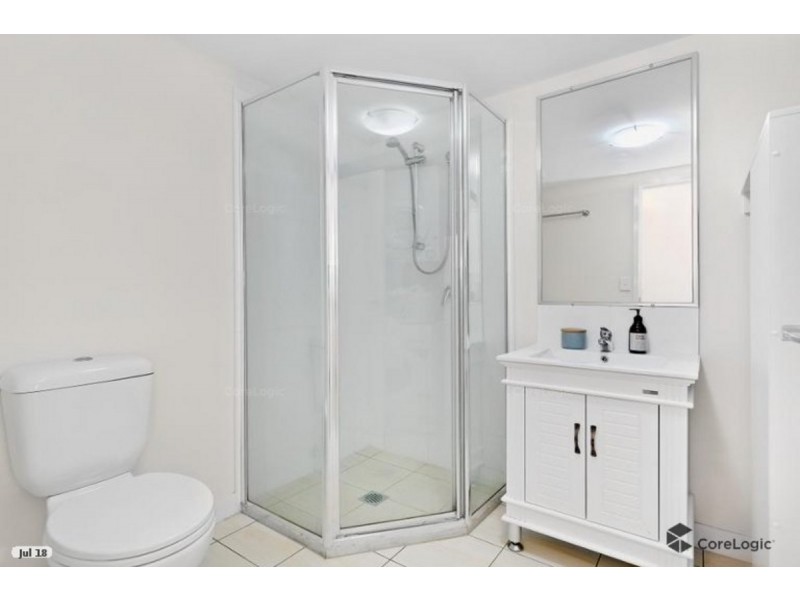 2/60 Ernest Street, Manly QLD 4179