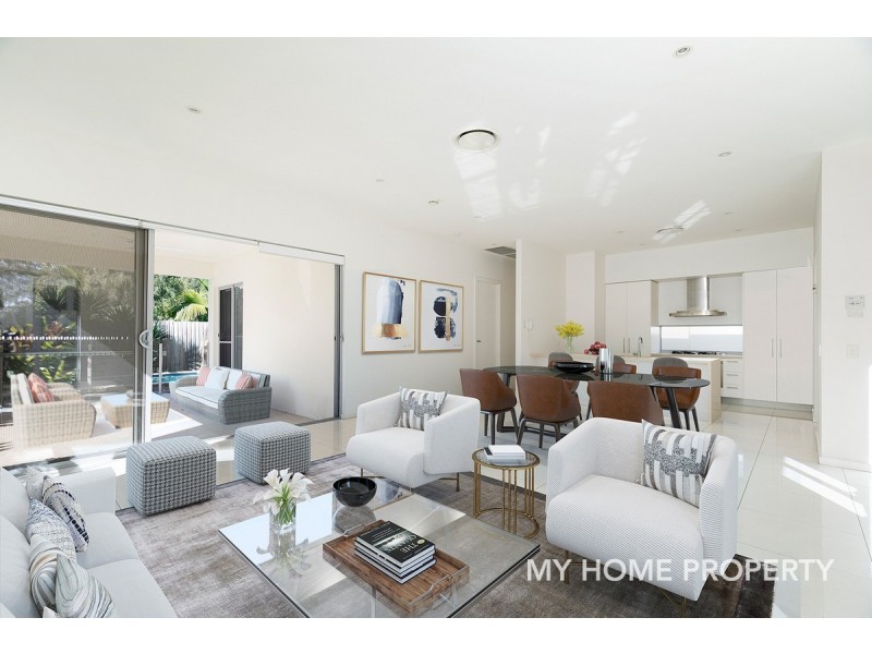 9130 Peter Senior Drive, Hope Island QLD 4212