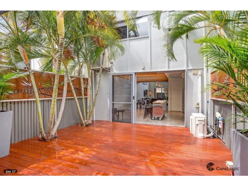 12 Lakefront Crescent, Varsity Lakes QLD 4227