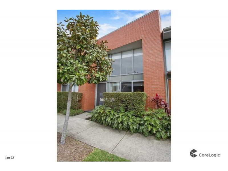 12 Lakefront Crescent, Varsity Lakes QLD 4227