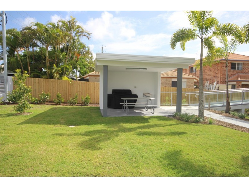 4/425 Pine Ridge Road, Runaway Bay QLD 4216