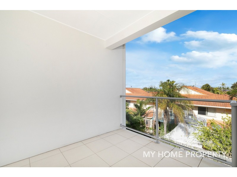 18/425 Pine Ridge Road, Runaway Bay QLD 4216