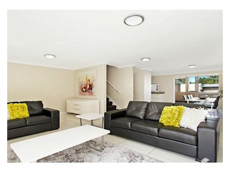 4/102 Nicholson Street, Greenslopes QLD 4120