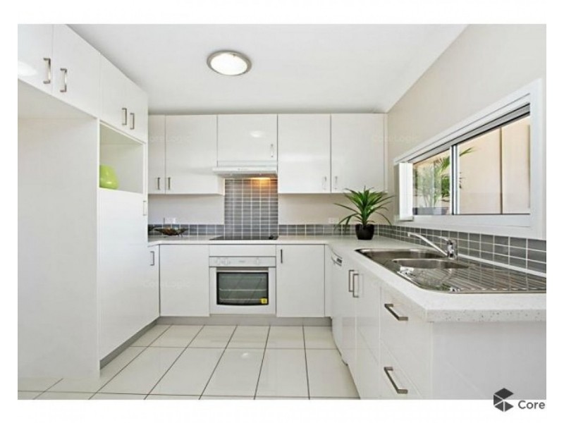4/102 Nicholson Street, Greenslopes QLD 4120
