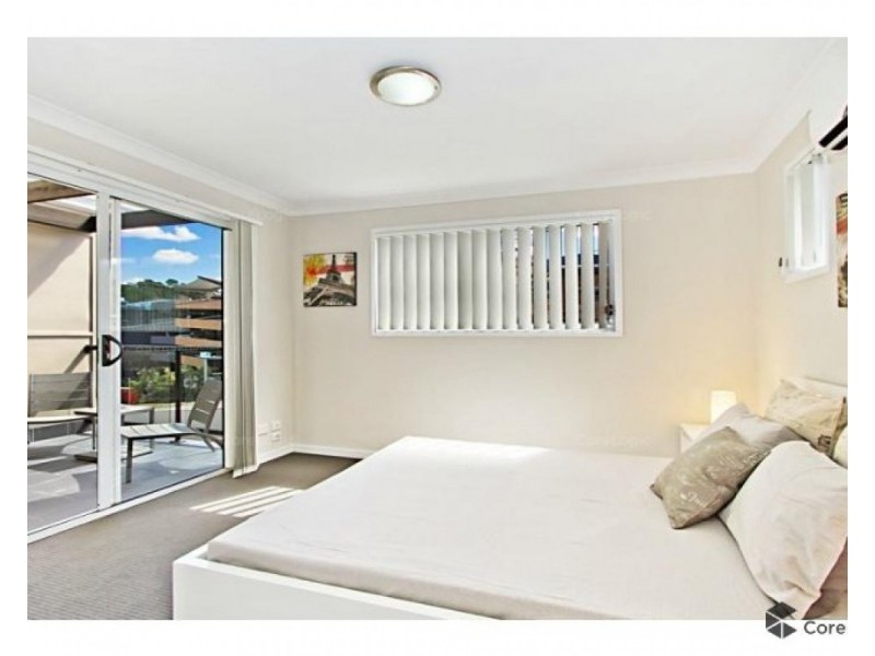 4/102 Nicholson Street, Greenslopes QLD 4120