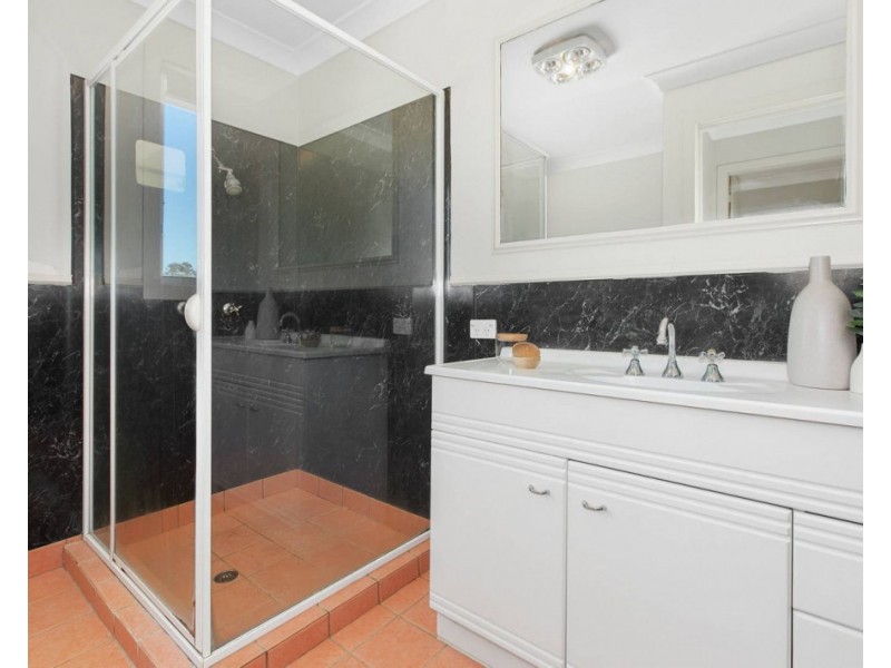 9 Tarni Street, Coombabah QLD 4216