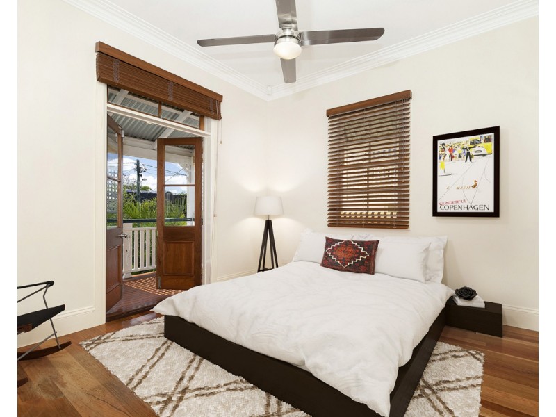 33 McDonald Street, Hawthorne QLD 4171