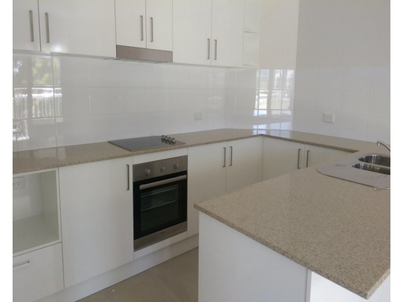 15/8 Ahern Street, Labrador QLD 4215