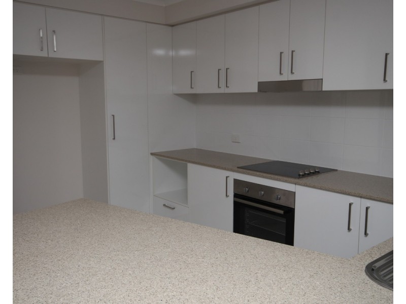 15/8 Ahern Street, Labrador QLD 4215