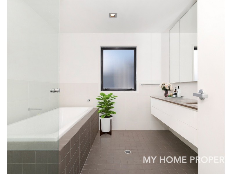 101 Stuart Street, Bulimba QLD 4171