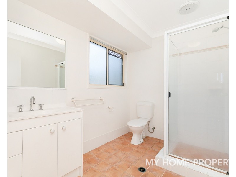 24 Tracey Street, Wynnum West QLD 4178