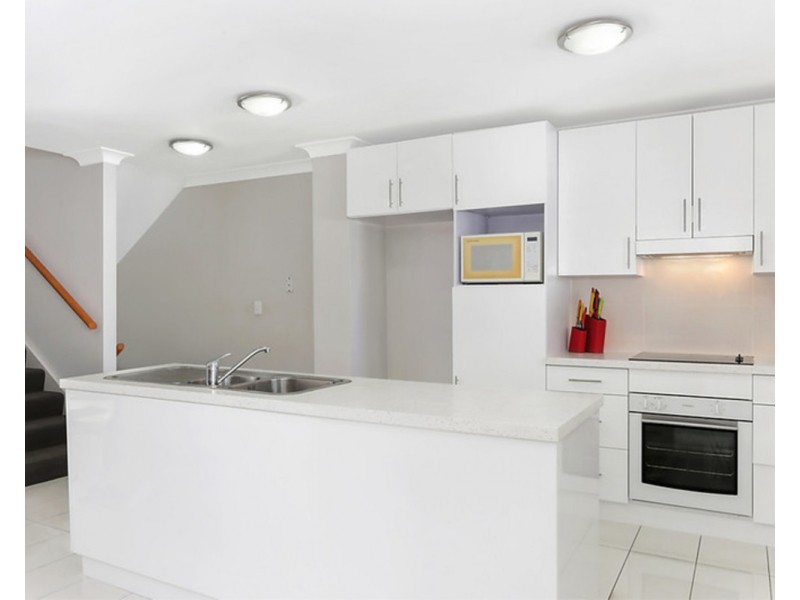 14/102 Nicholson Street, Greenslopes QLD 4120