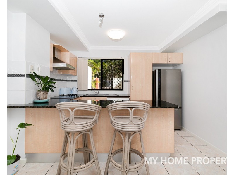 1/14 Little Norman Street, Southport QLD 4215