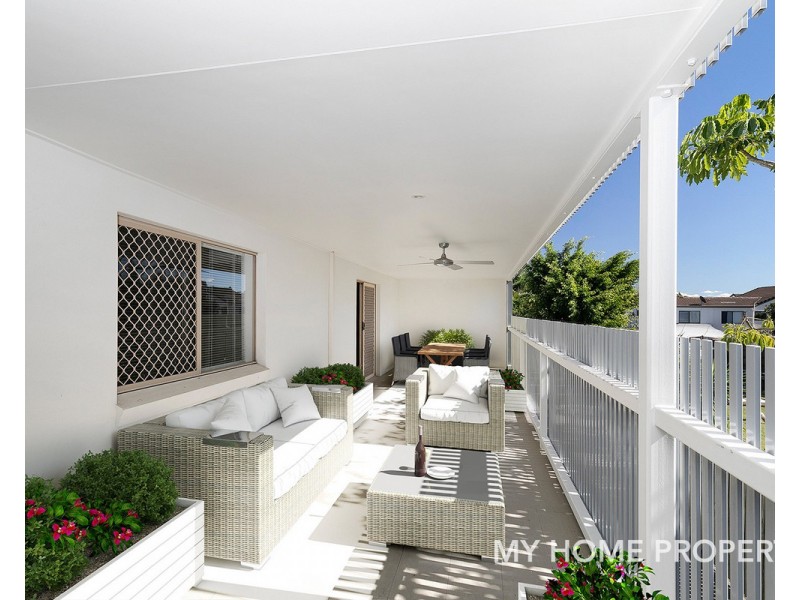 2/288 Riding Road, Balmoral QLD 4171