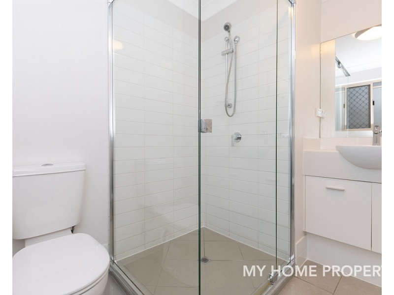 2/288 Riding Road, Balmoral QLD 4171