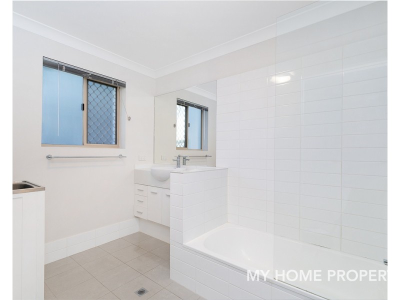 2/288 Riding Road, Balmoral QLD 4171