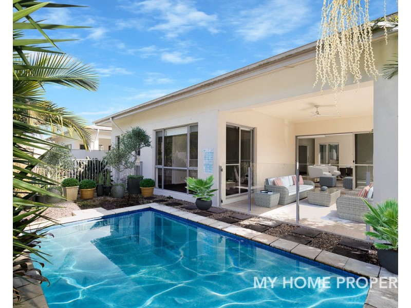 9130 Peter Senior Drive, Hope Island QLD 4212