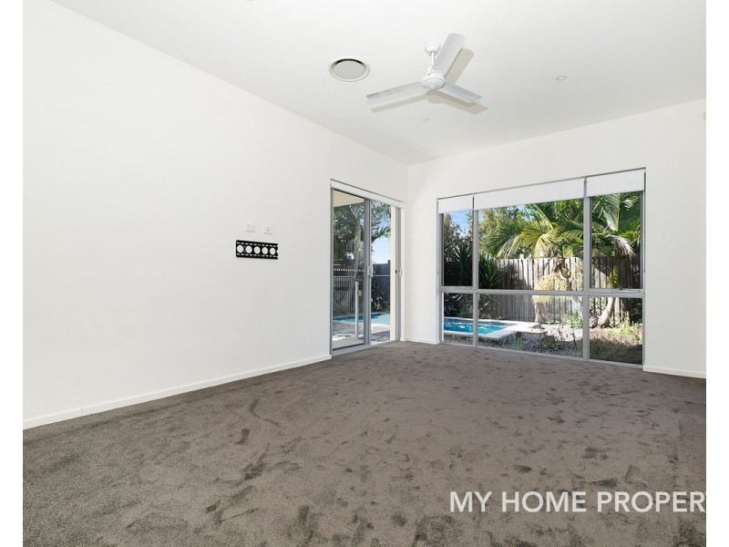 9130 Peter Senior Drive, Hope Island QLD 4212