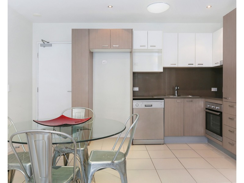 13/11 Riding Road, Hawthorne QLD 4171