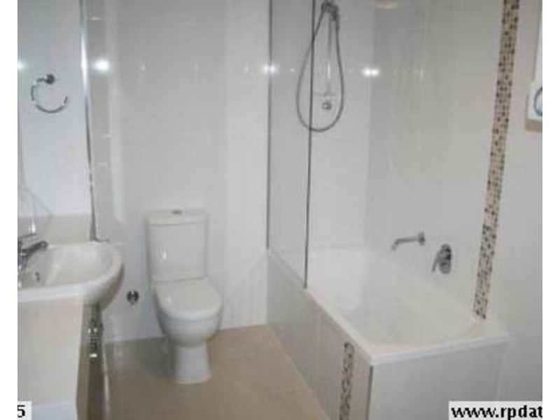 13/11 Riding Road, Hawthorne QLD 4171