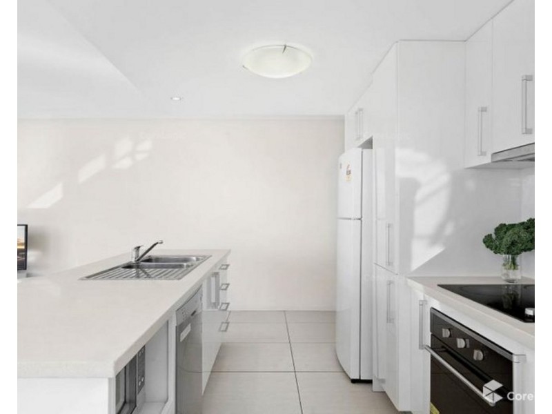 2/60 Ernest Street, Manly QLD 4179