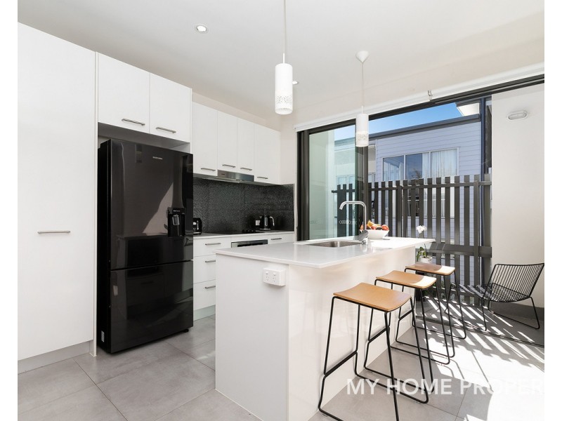 8/15 Lytton Road, Bulimba QLD 4171