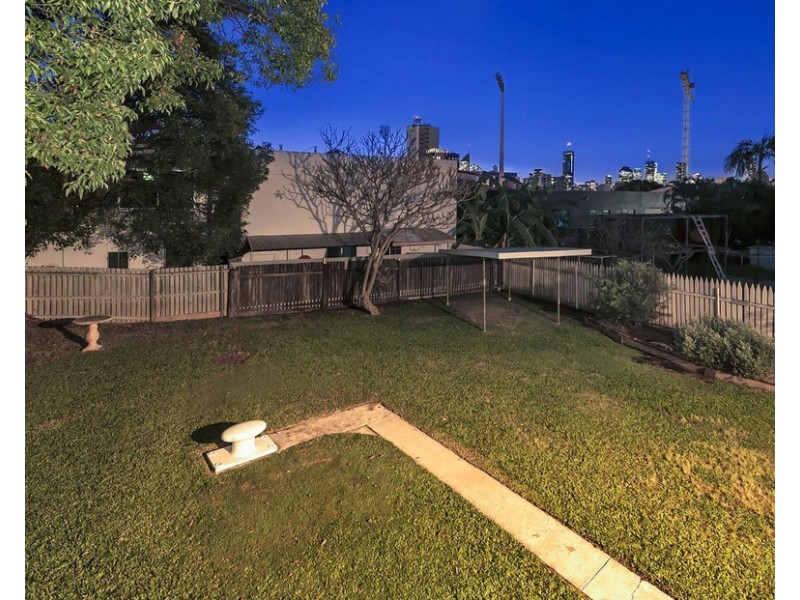 6 Potts Street, East Brisbane QLD 4169