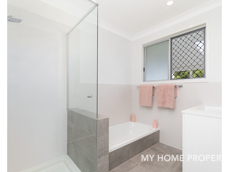 13 Kenthurst Crescent, Rochedale South QLD 4123