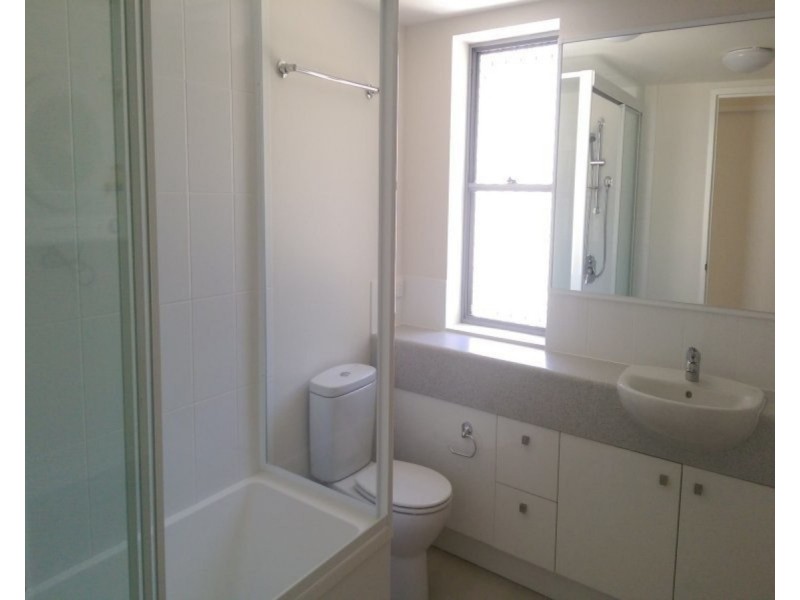 15/8 Ahern Street, Labrador QLD 4215