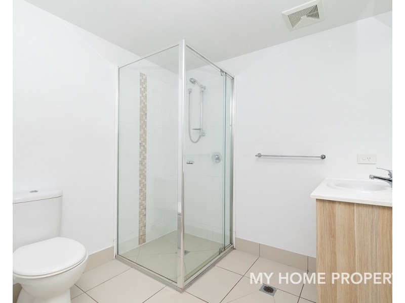 5/425 Pine Ridge Road, Runaway Bay QLD 4216