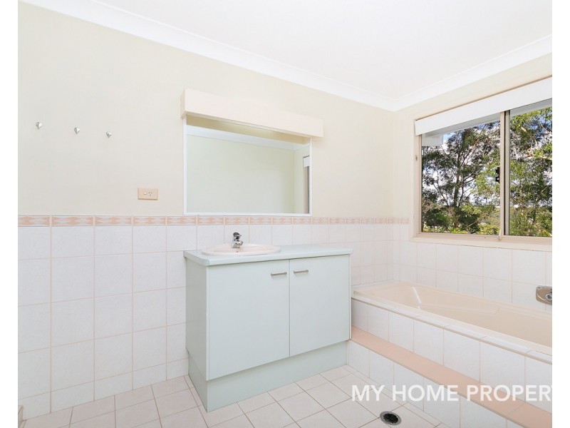 7 Kaffia Crt, Elanora QLD 4221