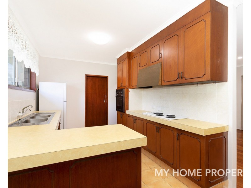 4 Joden Place, Southport QLD 4215