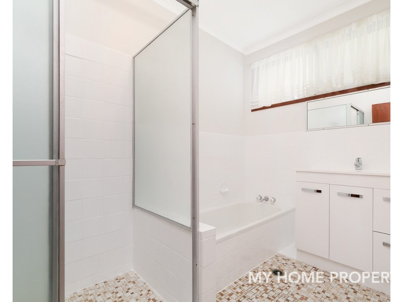 4 Joden Place, Southport QLD 4215