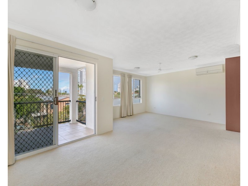 16/4 Proud Street, Labrador QLD 4215