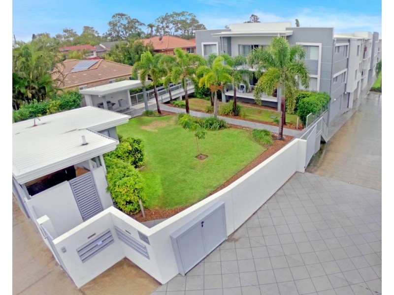 5/425 Pine Ridge Road, Runaway Bay QLD 4216