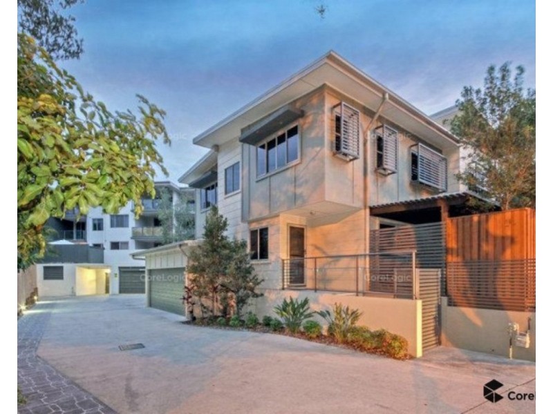 9/11 Riding Road, Hawthorne QLD 4171