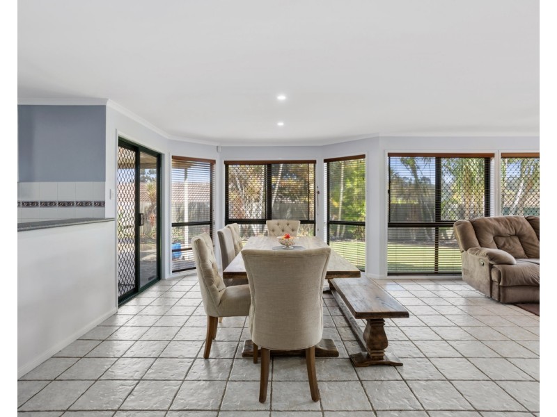 22 Toomba Place, Forest Lake QLD 4078