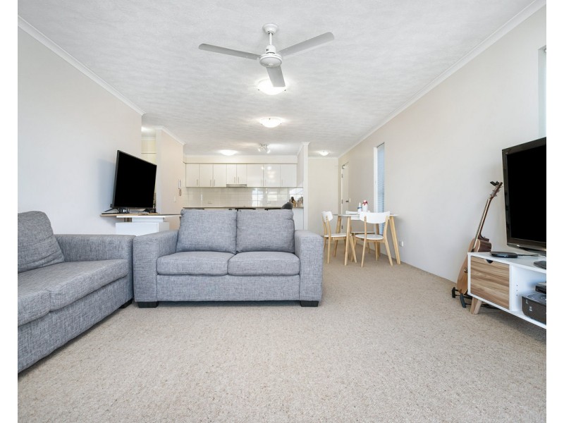15/8 Ahern Street, Labrador QLD 4215