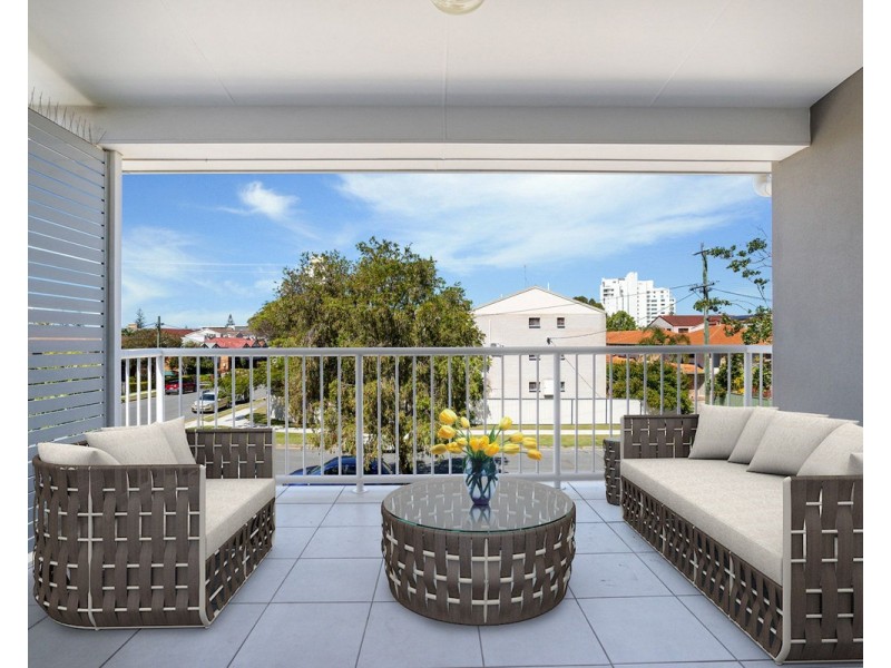 15/8 Ahern Street, Labrador QLD 4215