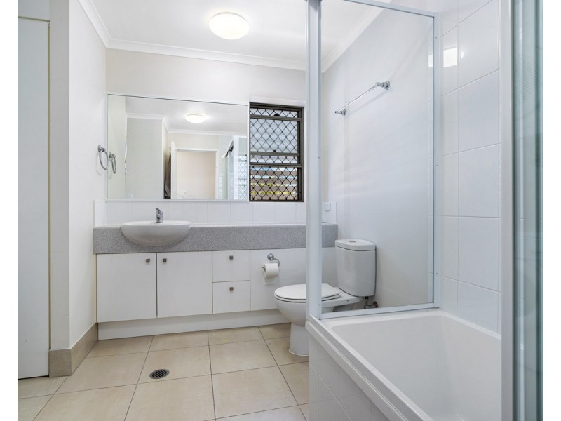 15/8 Ahern Street, Labrador QLD 4215